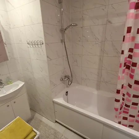 Apartment Apartment *